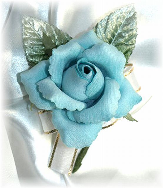 ベルベットローズのコサージュ（スカイブルー）